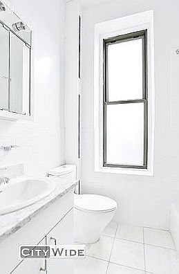 4th image of 106 E 81st St APT 3D
