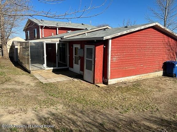 2nd image of 1073 Meadows Dr