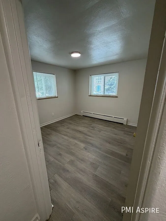 Spacious First Level 1 Bedroom, 1 Bath Apartment near Ruby Hill Park and easy access to Sante Fe ... — Photo 3