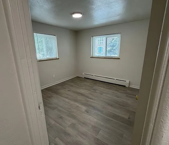 1732 W Mosier Pl #11 — Photo 3