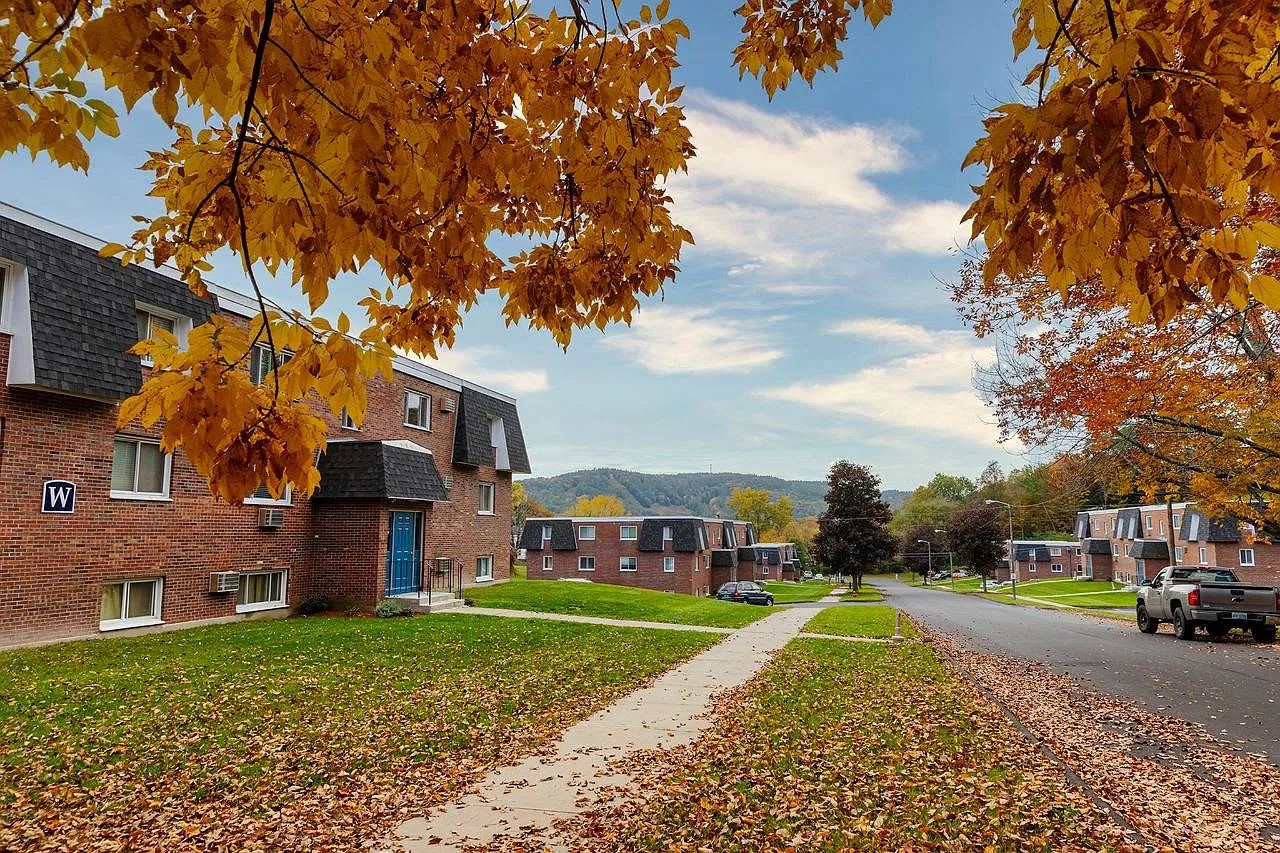 Princeton Commons — Photo 2