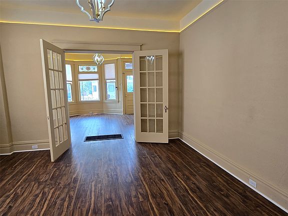 4th image of 932 Utah Ave