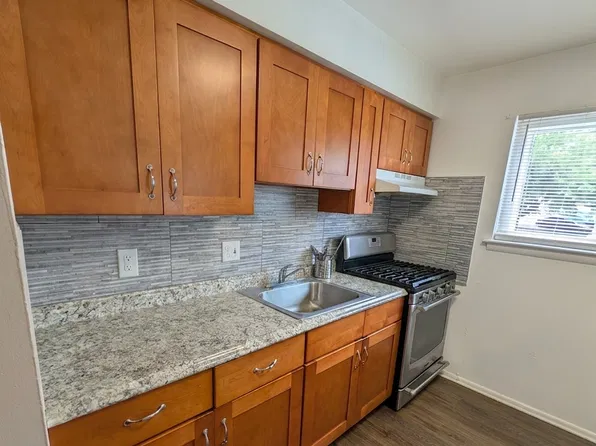 7917 Dungan Rd, Philadelphia, PA 19111