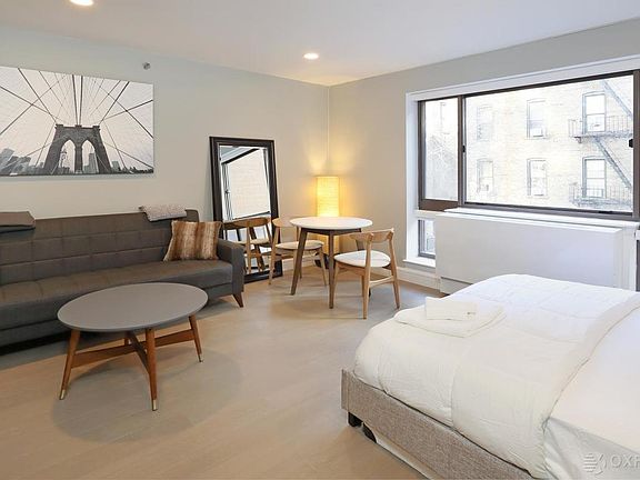 3rd image of 311 W 50th St APT 4N
