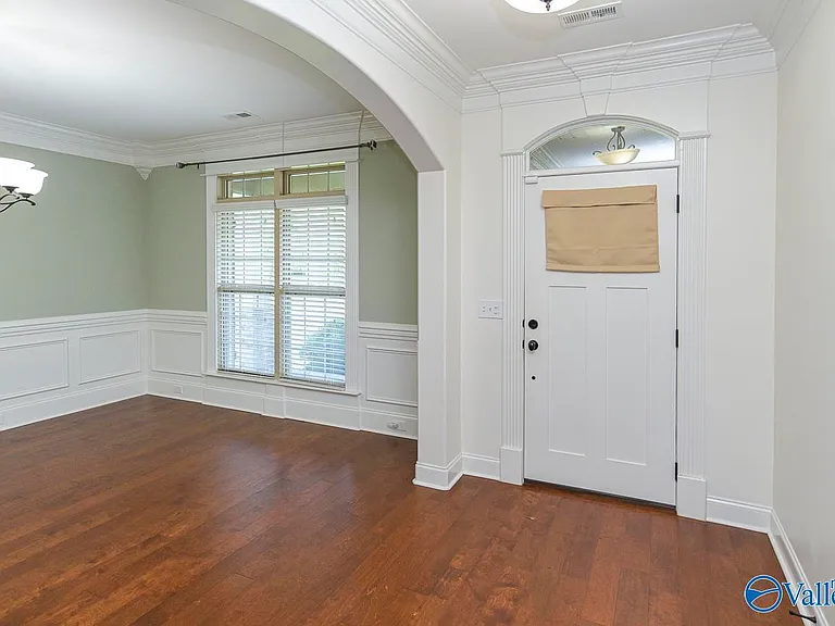 161 Huntsmen Ln — Photo 4
