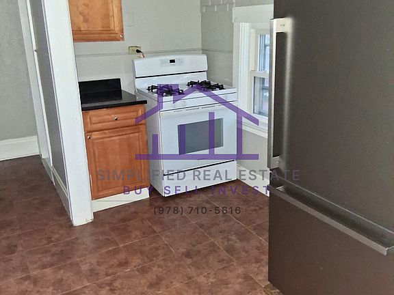 2nd image of 36 Holt St Unit 3