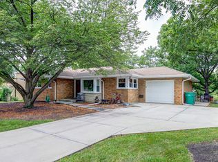 1 W Logan St, Lemont, IL 60439