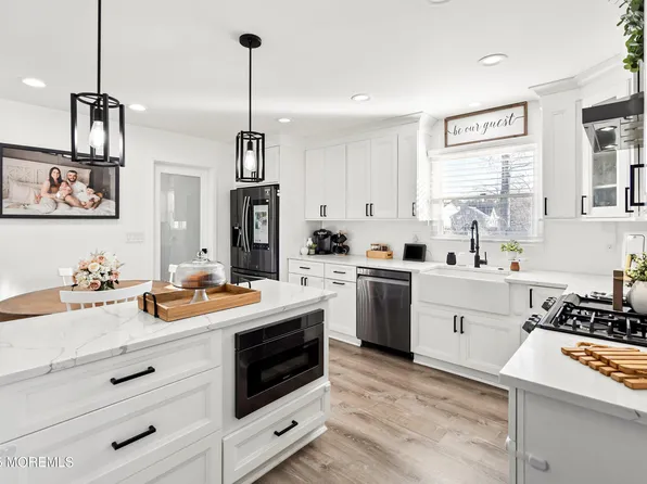 58 Pelican Drive, Bayville, NJ 08721