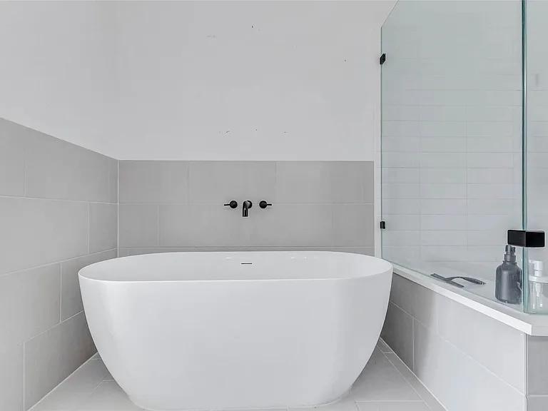 334 Eastwood St — Photo 29