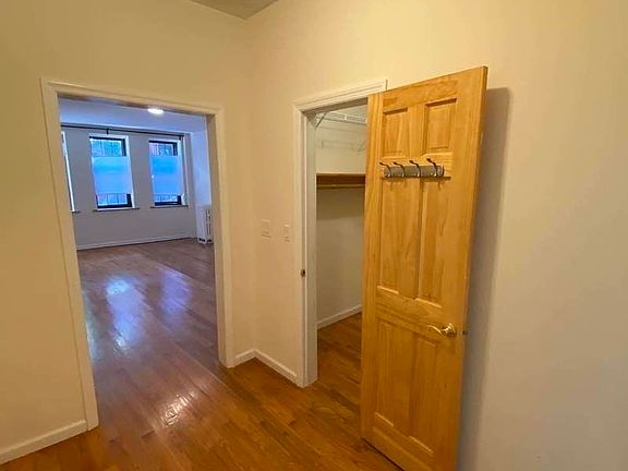3rd image of 35 Orange St #2EA
