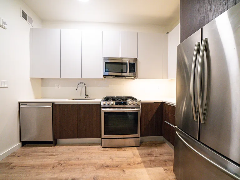 Longwood Row — Photo 19