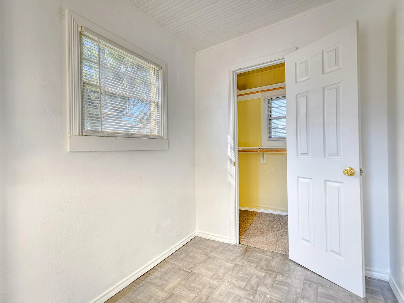 2 bed, 1.0 bath, 1066 sqft, $600 — Photo 2