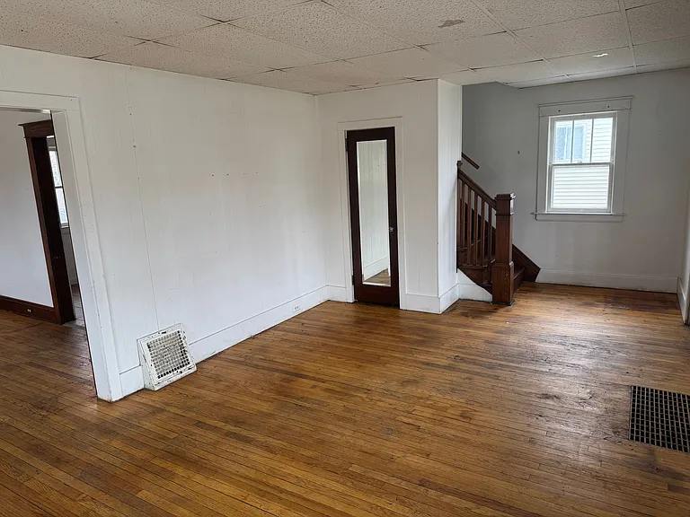 708 Hancock St — Photo 6