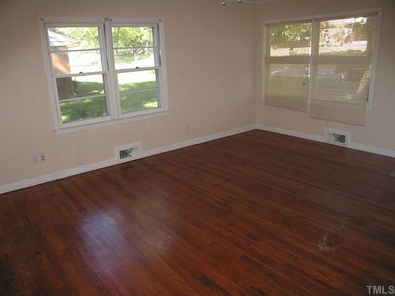 3rd image of 1107 Grace Ave