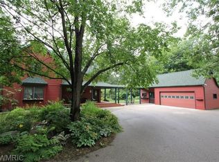 16106 Louis Ln, Spring Lake, MI 49456