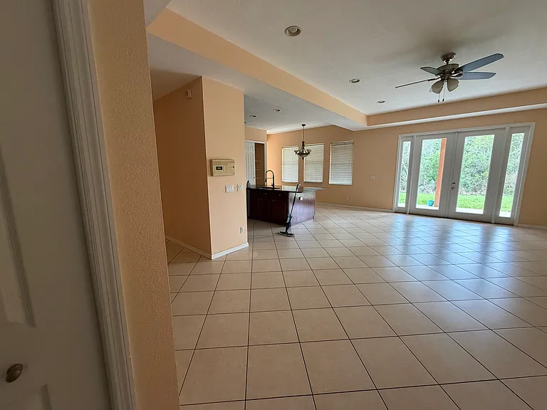 19943 Tamiami Ave — Photo 5