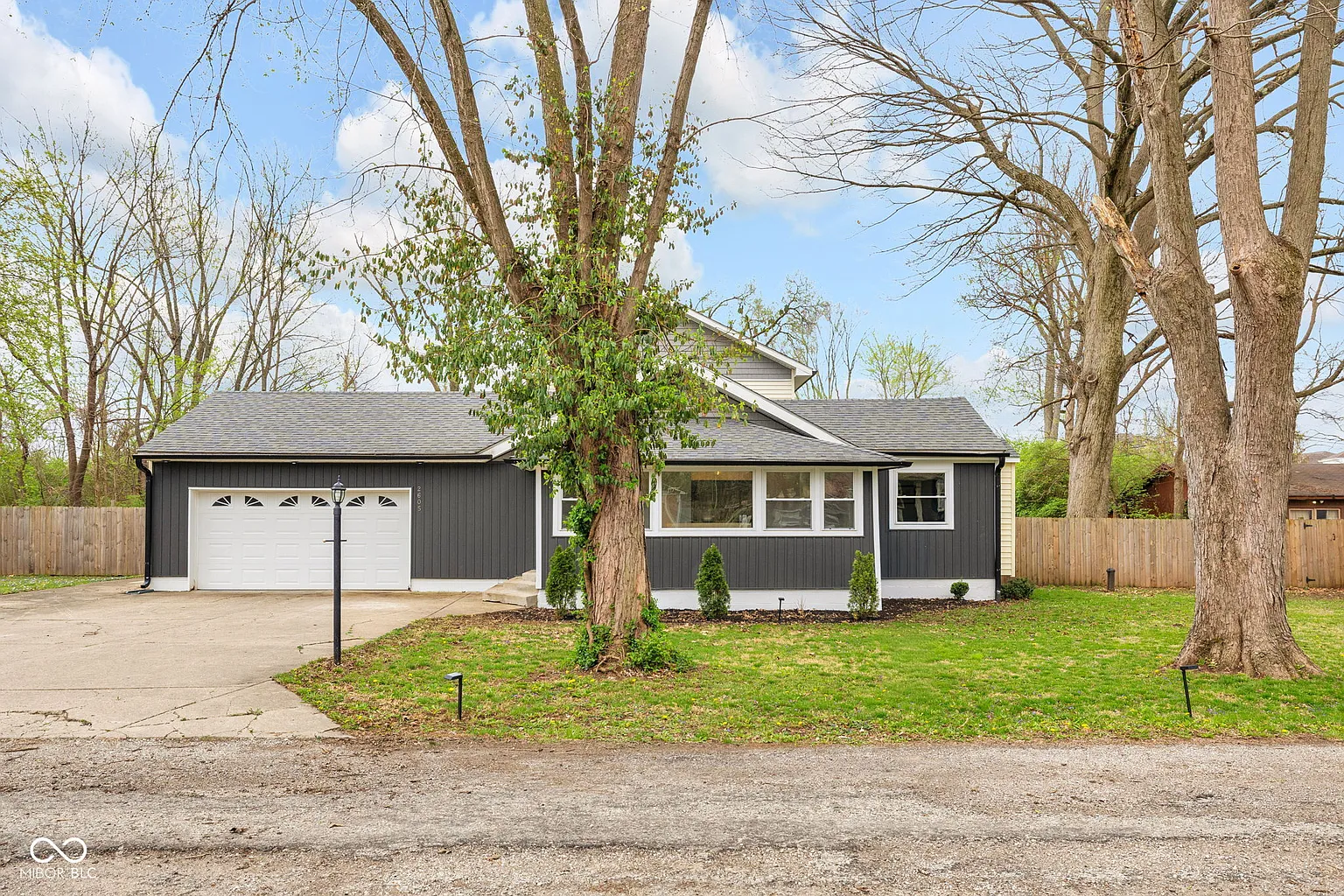 2605 Beach Ave photo 1