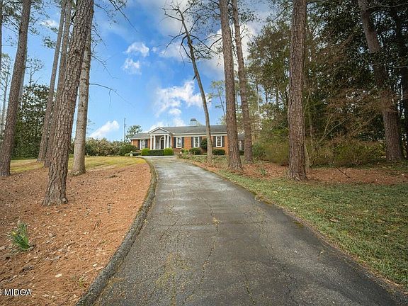 3rd image of 4889 Brittany Dr