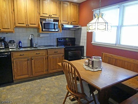 5th image of 29 Bettino Dr