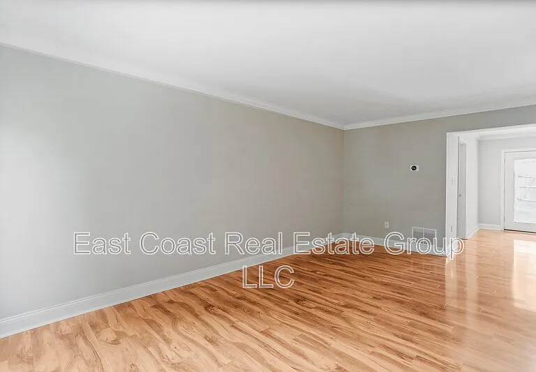 575 Lancaster Pl — Photo 5