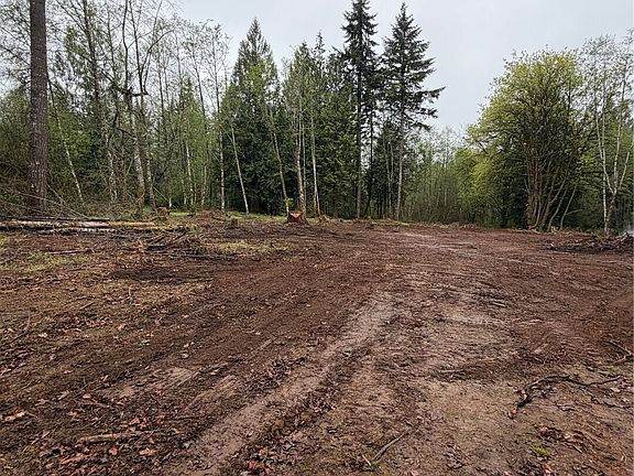 3rd image of 210 Vermillion Road