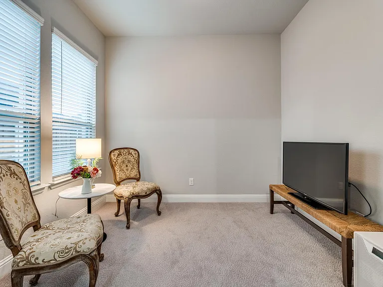 13474 Chalet Ave — Photo 28