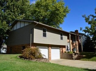 407 Chapel Dr, Collinsville, IL