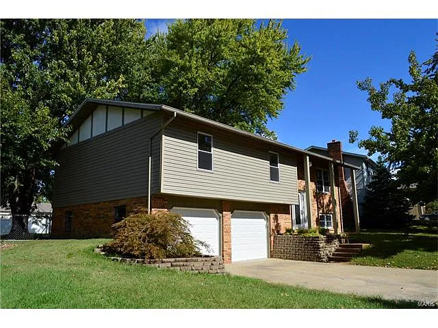 407 Chapel Dr photo 1