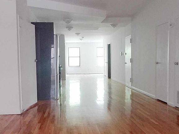 5th image of 223 E 59th St #C