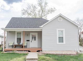 911 Highland St, Edwardsville, IL 62025