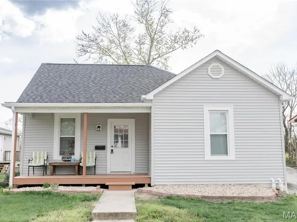 911 Highland St, Edwardsville, IL 62025