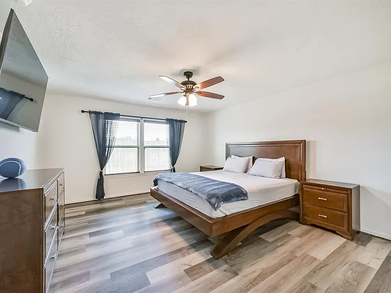 25546 Kensington Lake Dr — Photo 18