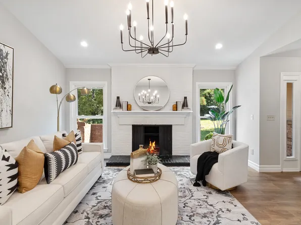 10825 Picadily Square Dr, Saint Louis, MO 63146