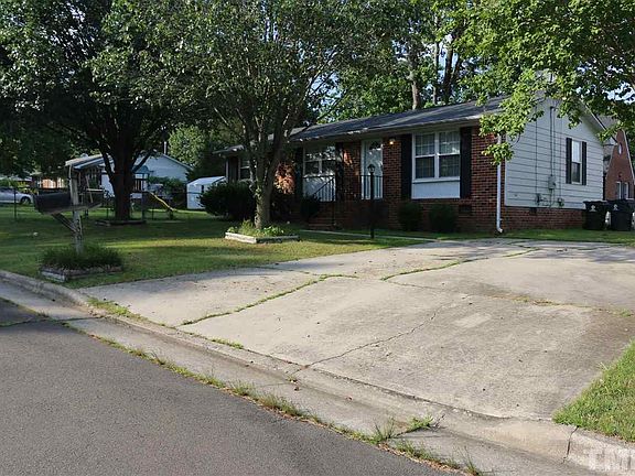 3rd image of 200 Maplewood St
