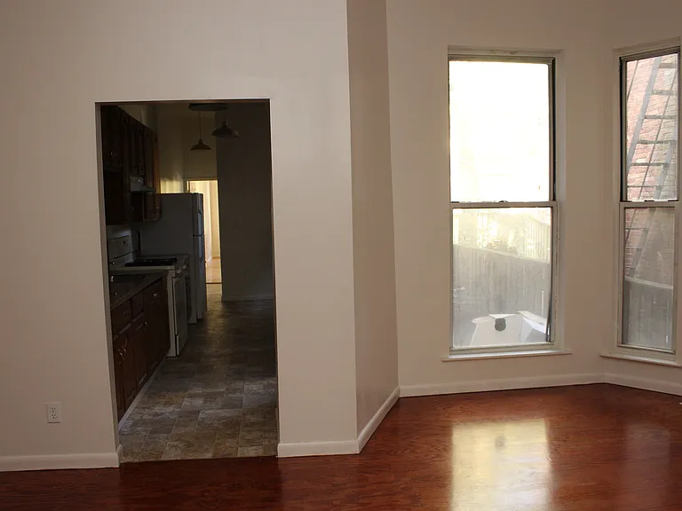 1824 Bolton Street — Photo 6