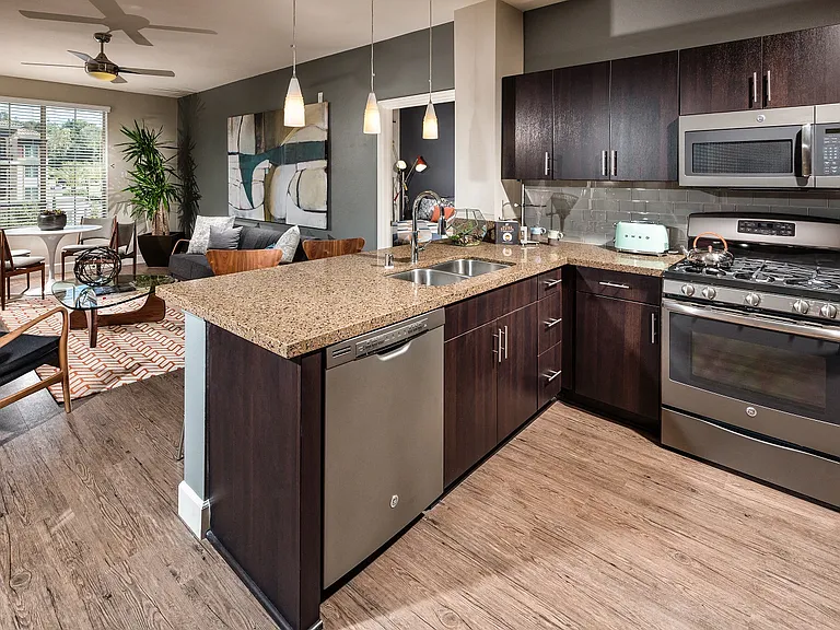 Ave_5_Adagio_Model_305_Kitchen_Mission Viejo