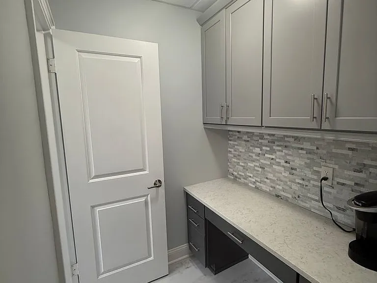 1108 Kanawha Blvd E #205 — Photo 13