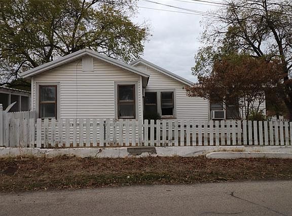 4th image of 601 7th St #&-1905