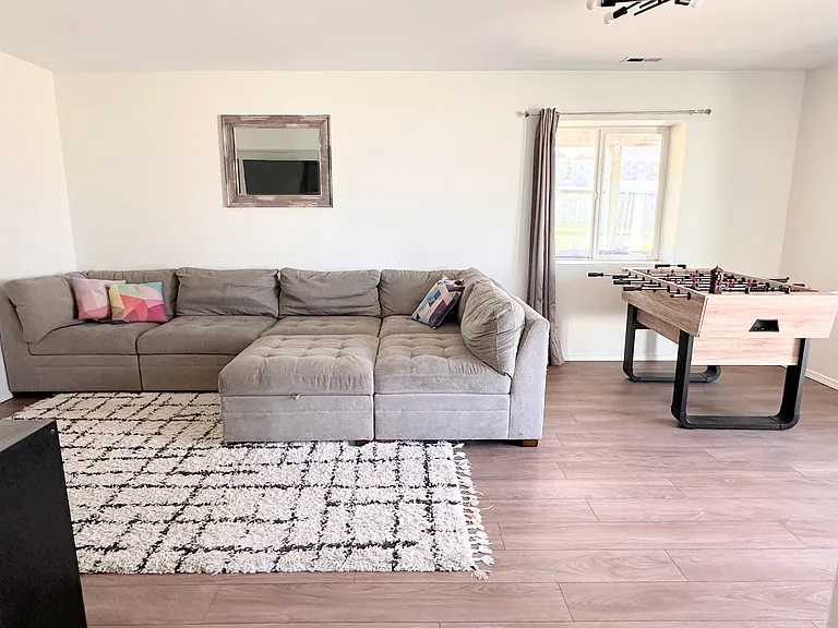 513 N 74th Ave — Photo 9