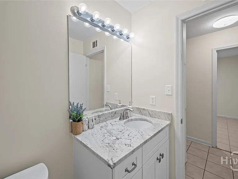527 Red Oak Dr — Photo 24