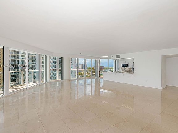 4th image of 16445 Collins Ave APT 1421