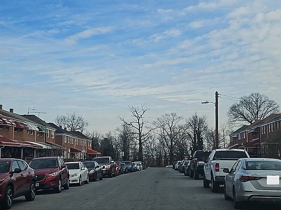 4th image of 2212 Redthorn Rd