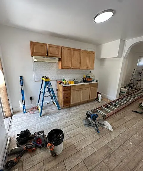 1232 W Harold St — Photo 8
