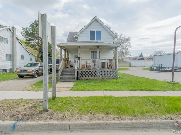 926 Griswold St, Port Huron, MI 48060