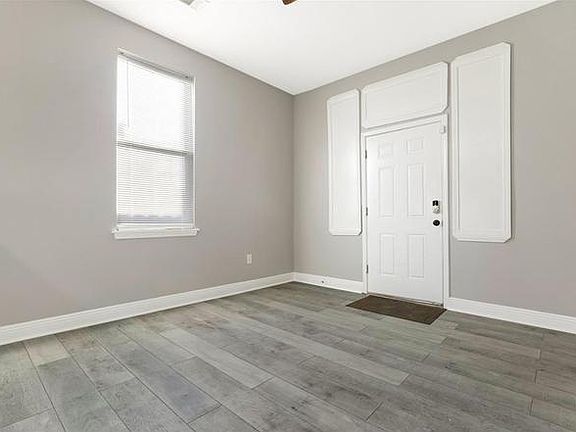 3rd image of 1907 Port St