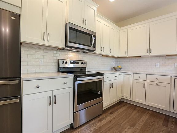 3rd image of 5990 Redfield Dr #52