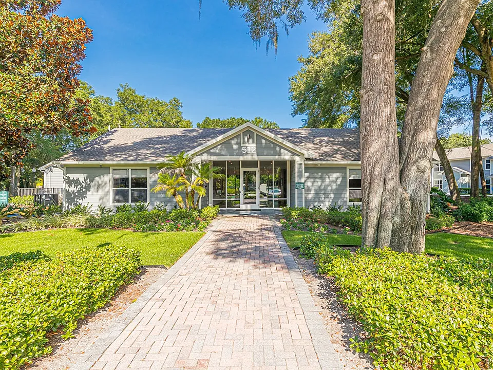 Enclave at Pine Oaks