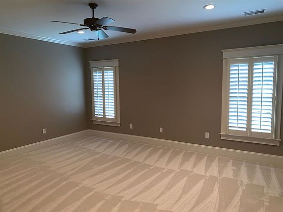 5th image of 1861 Laurel Ln