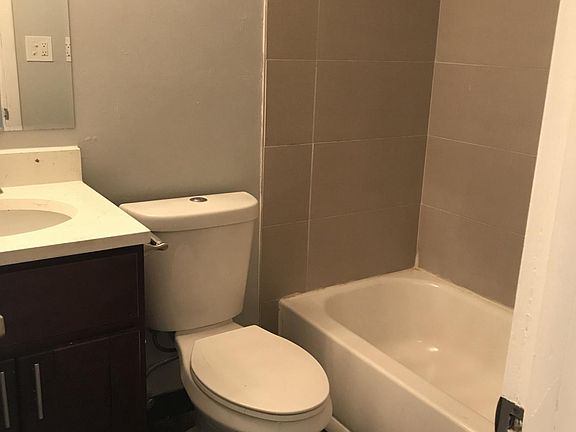 4th image of 3102 Archwood Ave APT 103