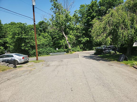 4th image of 8 E Franklin Ave